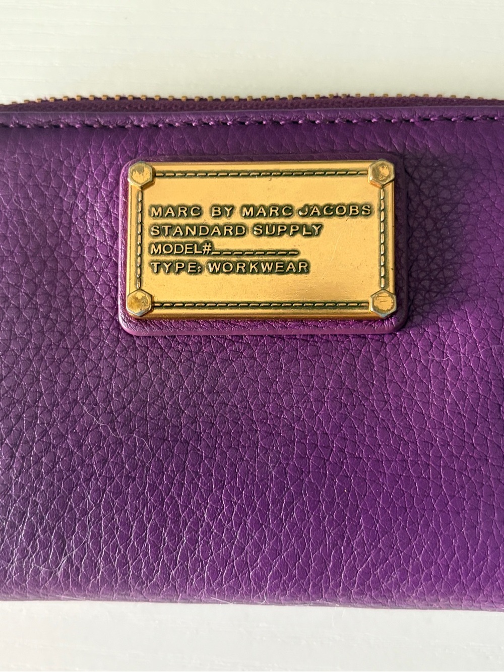 Marc by Marc Jacobs Purple Pebbled Leather Wallet with Gold Plaque - Picture 2 of 14